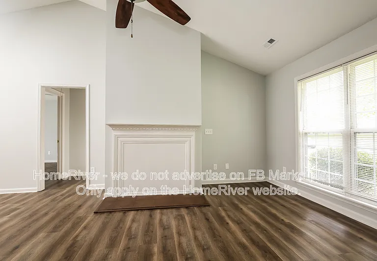 4606 Meadowcroft Rd — Photo 2