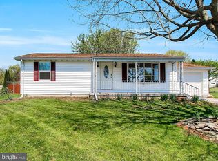 318 Hanover St, New Oxford, PA 17350