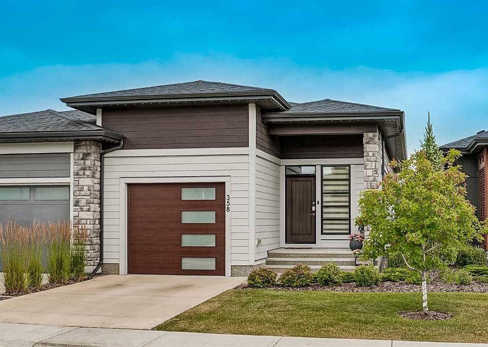 1st image of 358 W Marina Cv SE