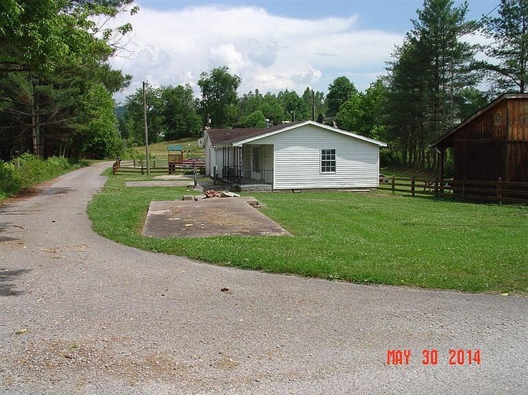2nd image of 18 Pine Valley Ln