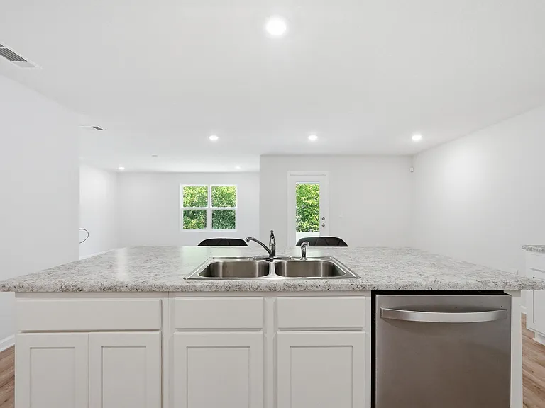 5367 Peach Dr — Photo 25