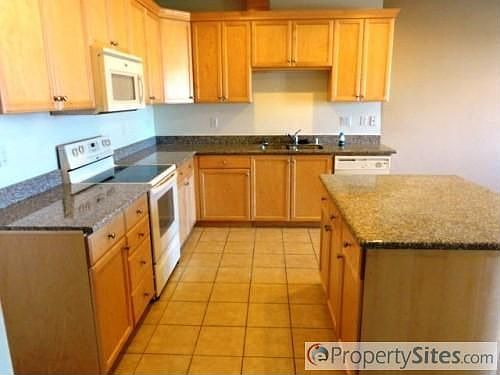 5th image of 88 N Jackson Ave Unit 406