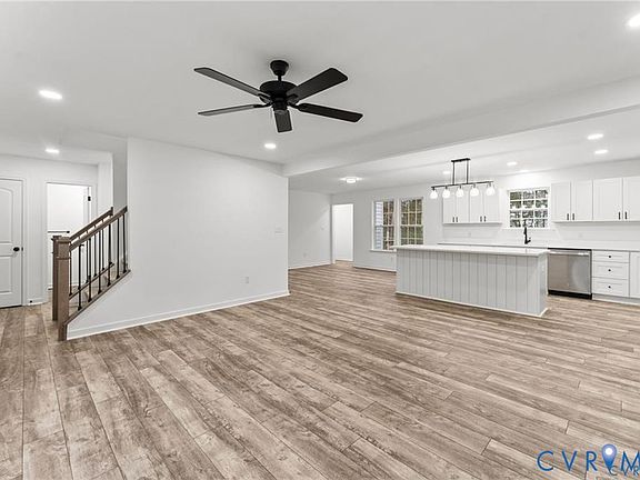 4th image of 512 Freedom Dr