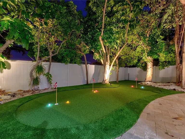 1800 SE Admirals Way — Photo 8