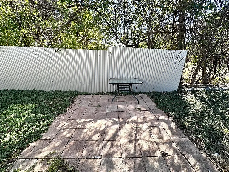 103 Yucca Dr #3 — Photo 9