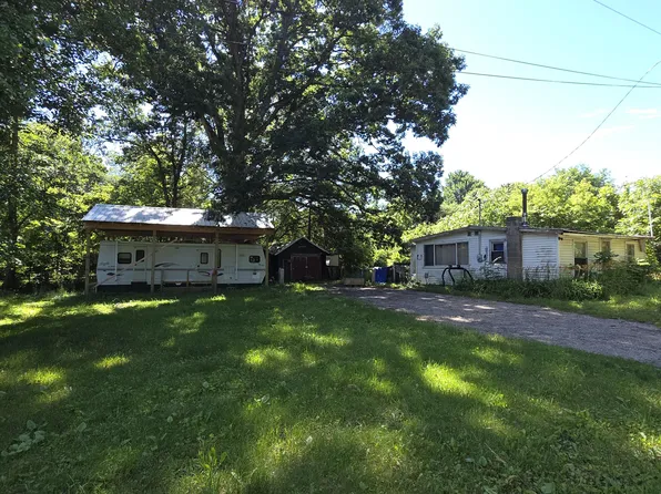 869 Pullman Ave, Pullman, MI 49450