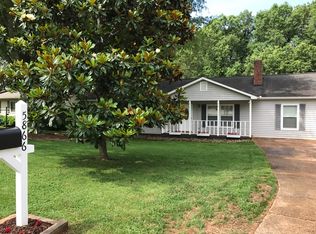 5866 Green Meadows Cir, Flowery Branch, GA 30542