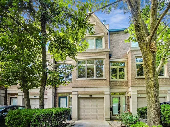 2707 N Janssen Ave, Chicago, IL 60614
