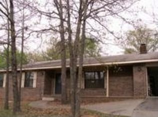 2440 N Hampton Ct, Fayetteville, AR 72703
