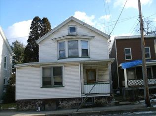 38 Washington St, Middleport, PA 17953