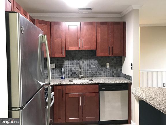 4th image of 803 Diamond Dr