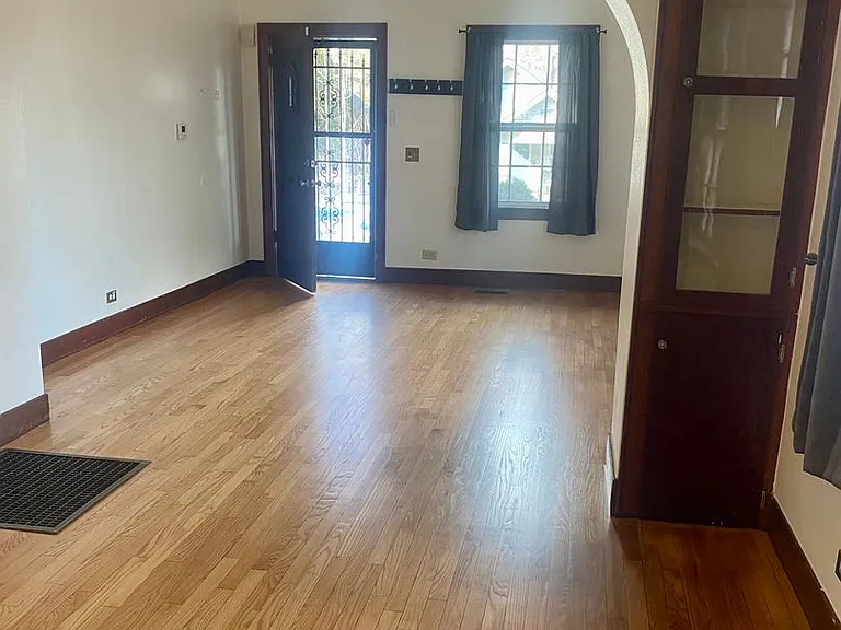 814 E 10th Ave — Photo 2