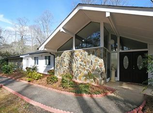 1540 Ridgefield Dr, Roswell, GA 30075