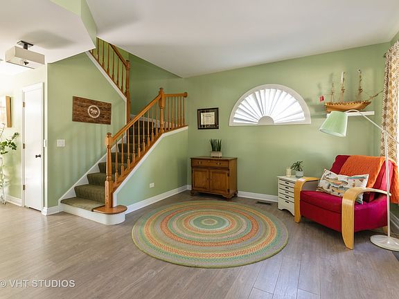 5th image of 843 Newbury Ct
