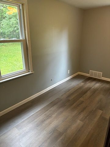 1st image of 224 Dailey Ave