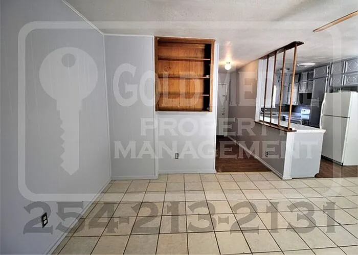 708 W Washington Ave — Photo 5