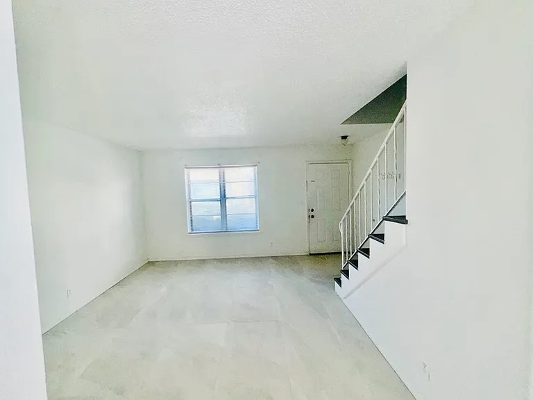 2422 E 59th Ct #4 — Photo 6