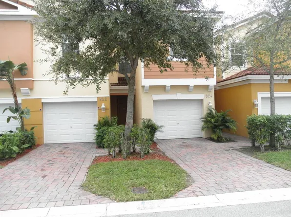 1011 Pipers Cay Dr, West Palm Beach, FL