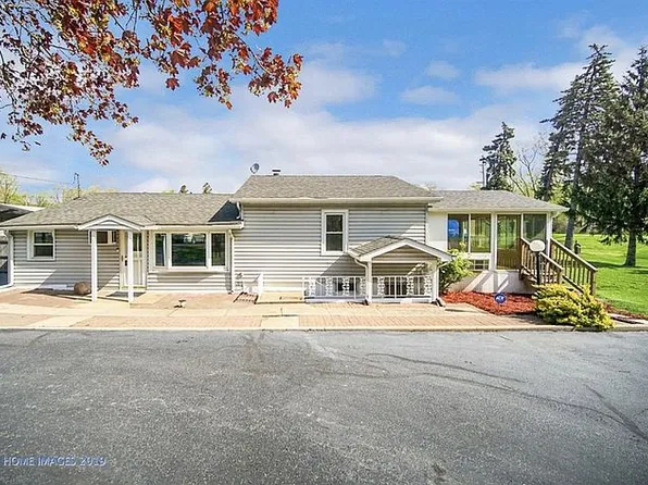 1334 Crisman Rd, Portage, IN 46368