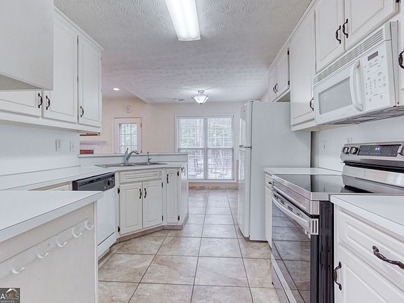 2nd image of 2070 Michael Ct