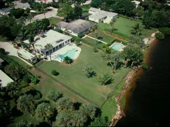 930 S Lakeside Dr, Lake Worth, FL 33460