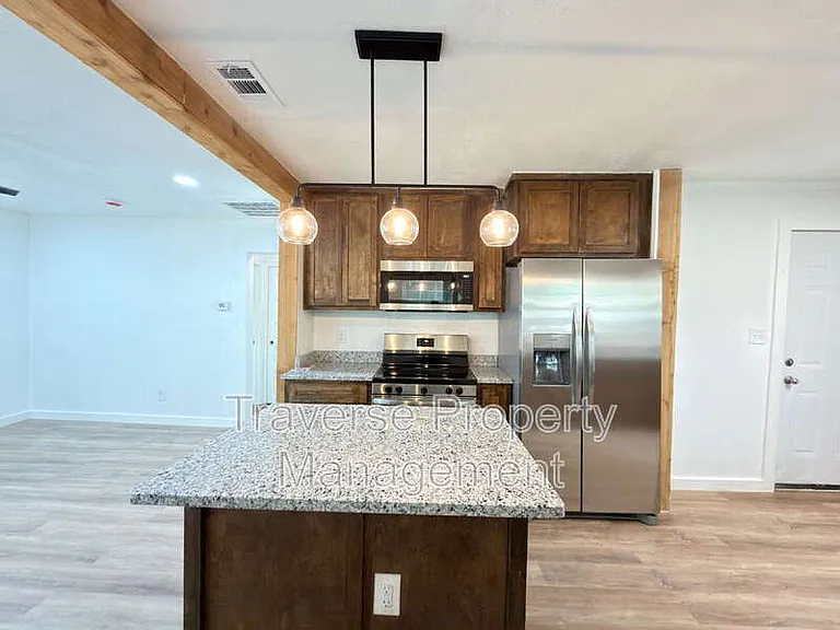 1804 Andrew Ave — Photo 7