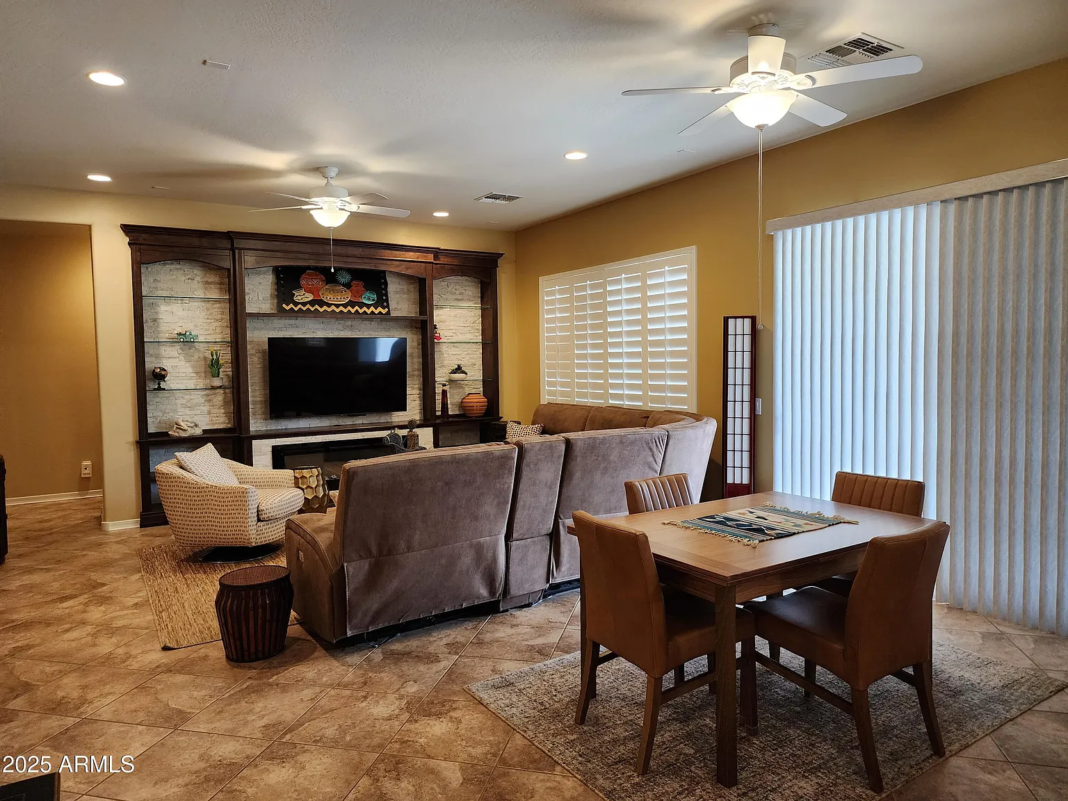2 bed, 2.0 bath, 1961 sqft, $2,700 — Photo 2