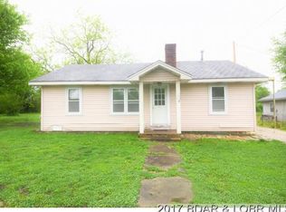 428 E 8th St, Eldon, MO 65026
