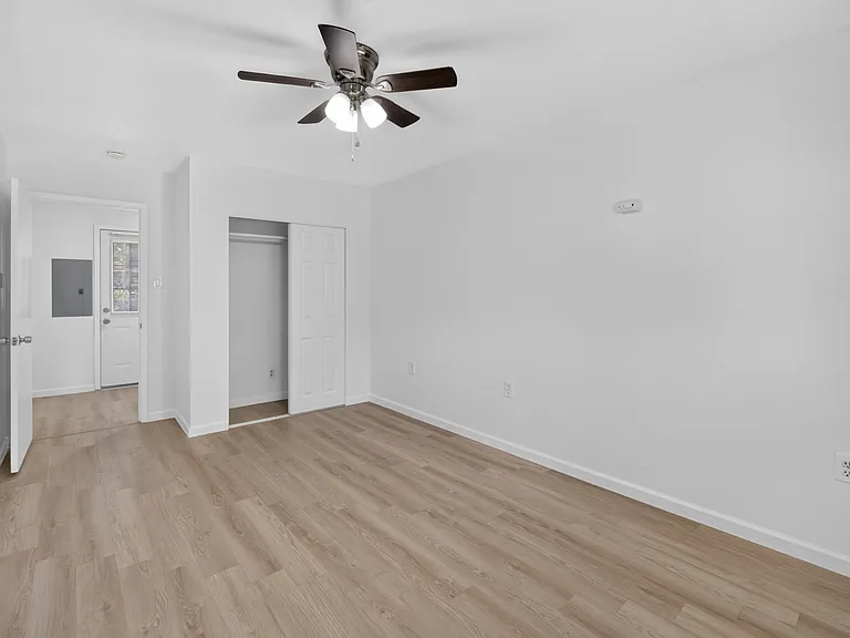 2210 Sycamore Dr — Photo 18