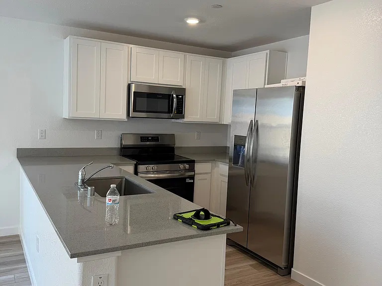 8870 Fairport Ave — Photo 3