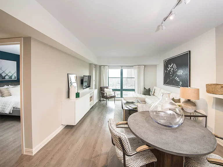 Cambridge Park Apartments — Photo 9