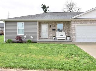 205 W Locust St, Fort Branch, IN 47648