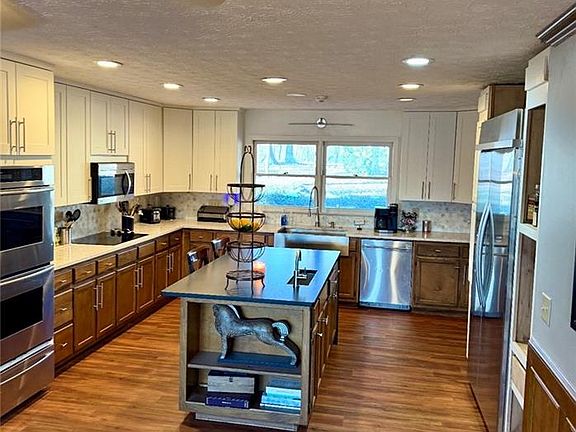 4th image of 4570 Settles Bridge Rd