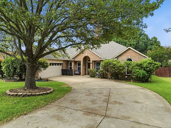 3rd image of 4301 Golden Oak