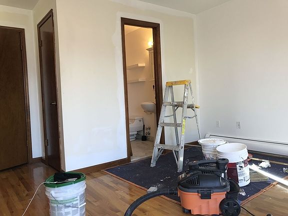 3rd image of 3124 31st St APT 3