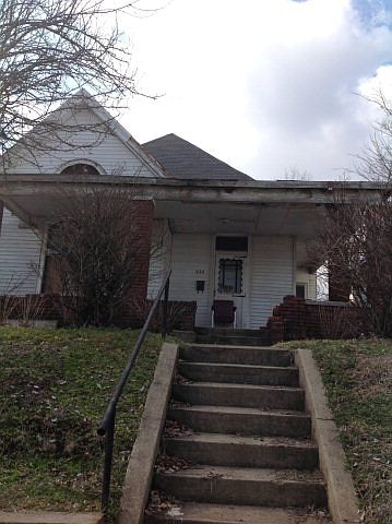 1st image of 424 Hathaway St