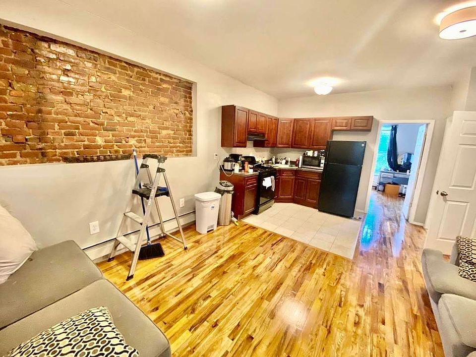 1st image of 710 Halsey St #3