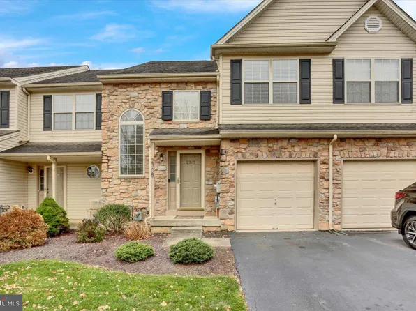 2305 Carriage Ln, Royersford, PA 19468