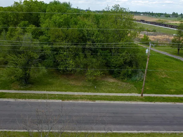 413 E Pettis St, Sedalia, MO 65301