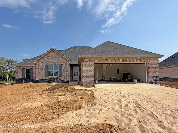 2nd image of 346 Brookfield Cir