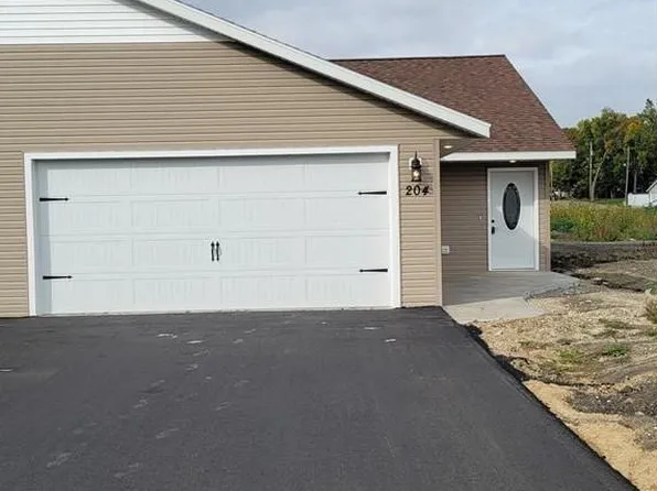 208 4th Ave S, Raymond, MN 56282