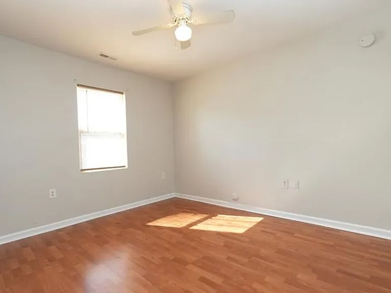 18007 Lynn Ln — Photo 3