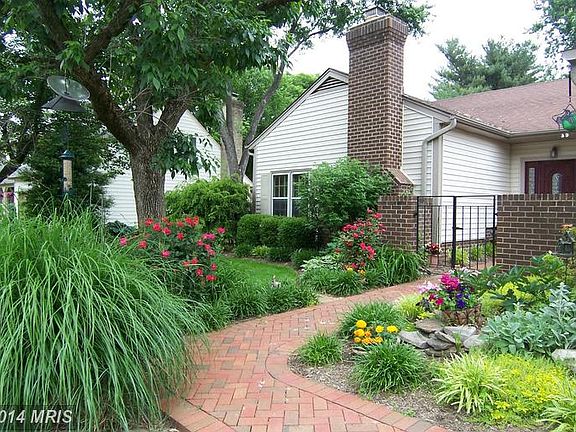 2nd image of 9709 Meadowcroft Ln
