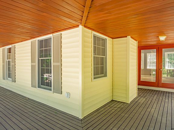 5th image of 5 Briarhurst Dr