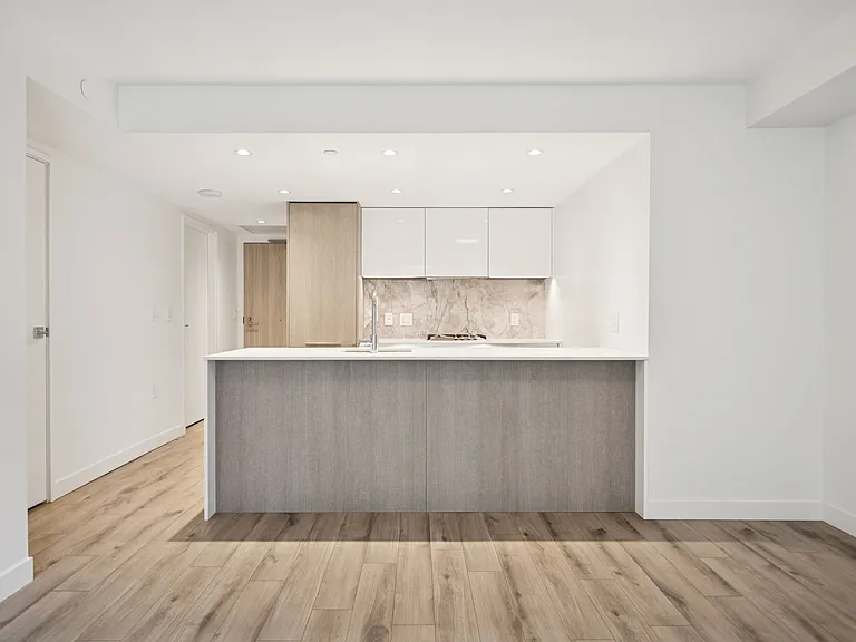 1107 Richards St #201 — Photo 4