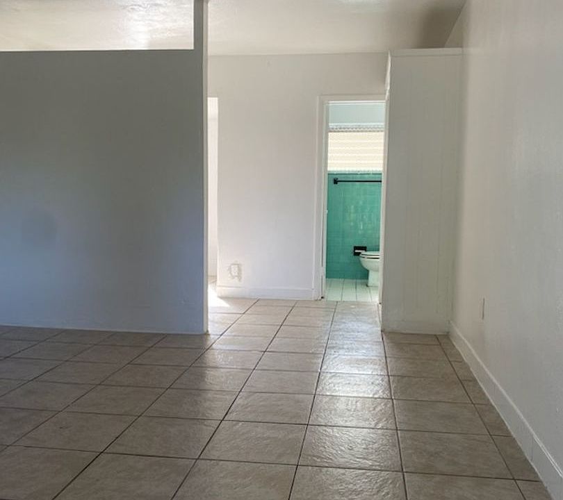 1st image of 608 Moffett St #2