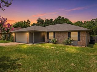 4101 Willow Oak St, Bryan, TX 77802
