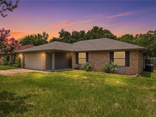 4101 Willow Oak St, Bryan, TX 77802
