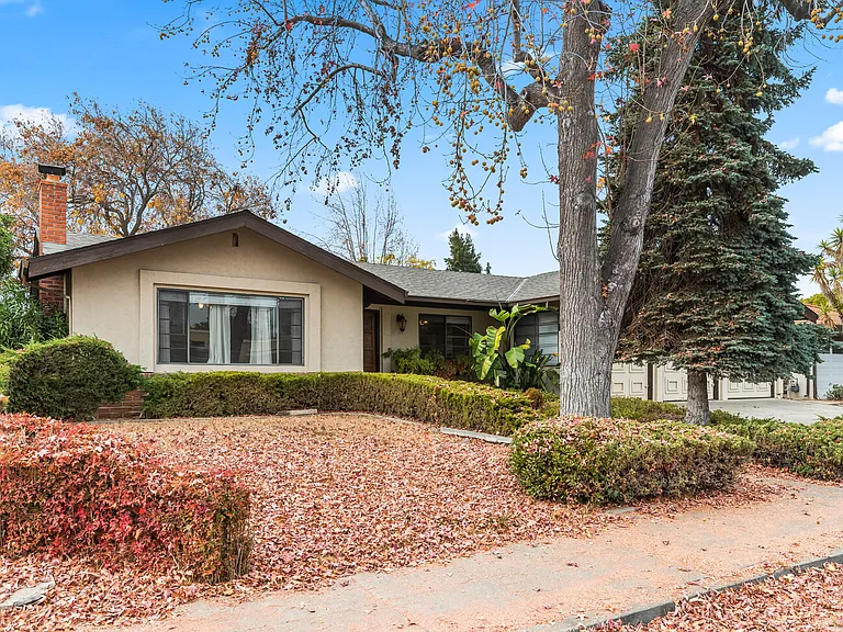 1157 Tilton Dr — Photo 5