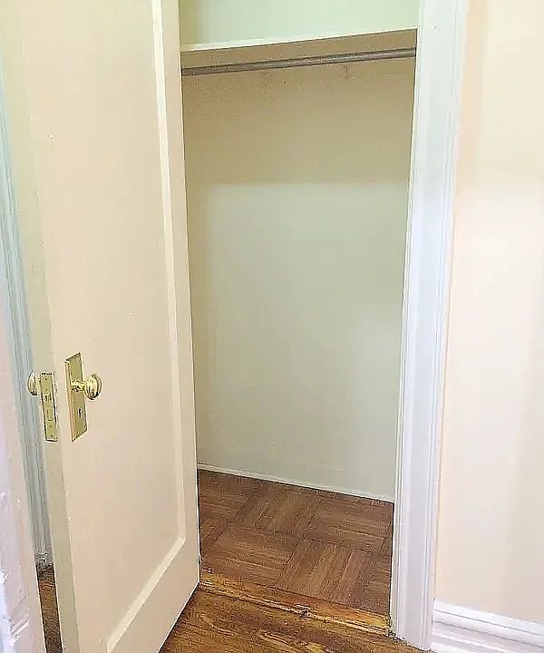 2nd image of 329 Wadsworth Ave Unit 4B